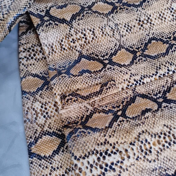 Women's Snake-Print Faux Leather Moto Jacket - Picture 3 of 9